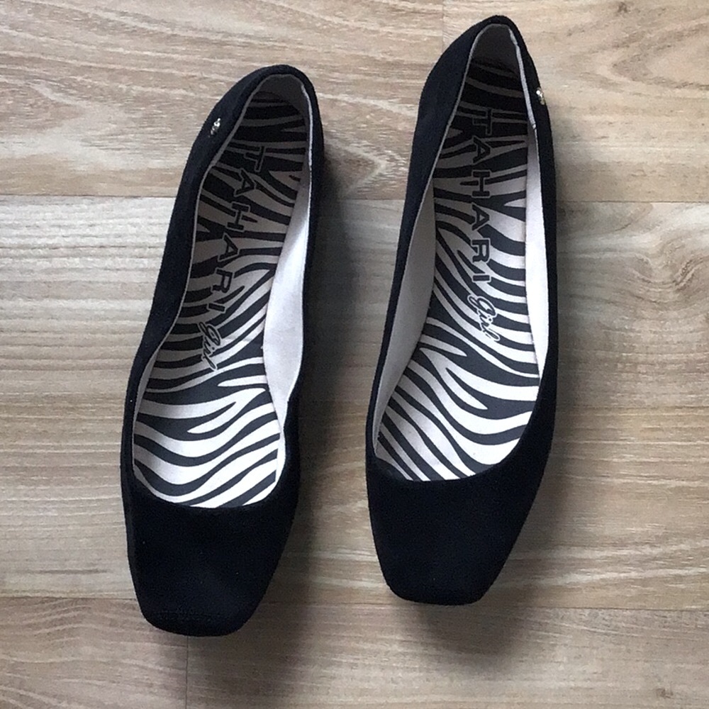 Tahari Women’s Flats
